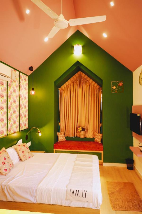The Little Acres Cherai Vypin Exterior photo